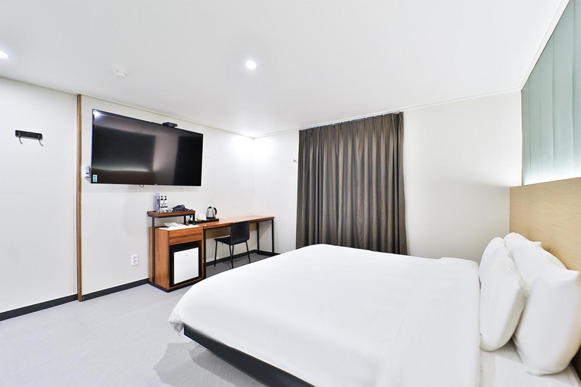 Calm Rest Hotel Busan Sasang Extérieur photo