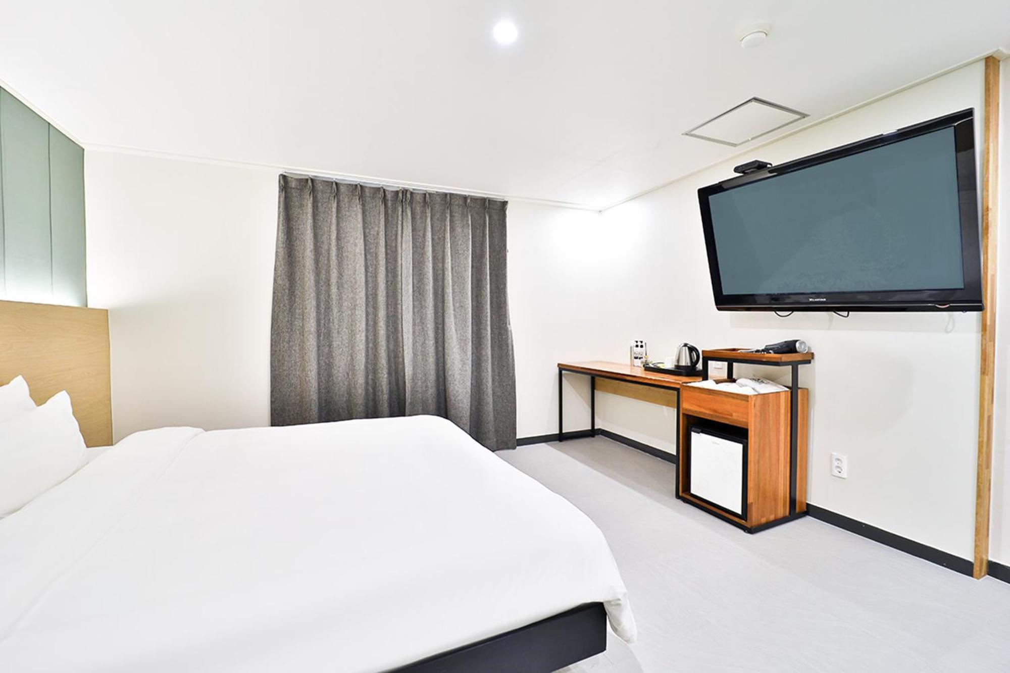 Calm Rest Hotel Busan Sasang Extérieur photo