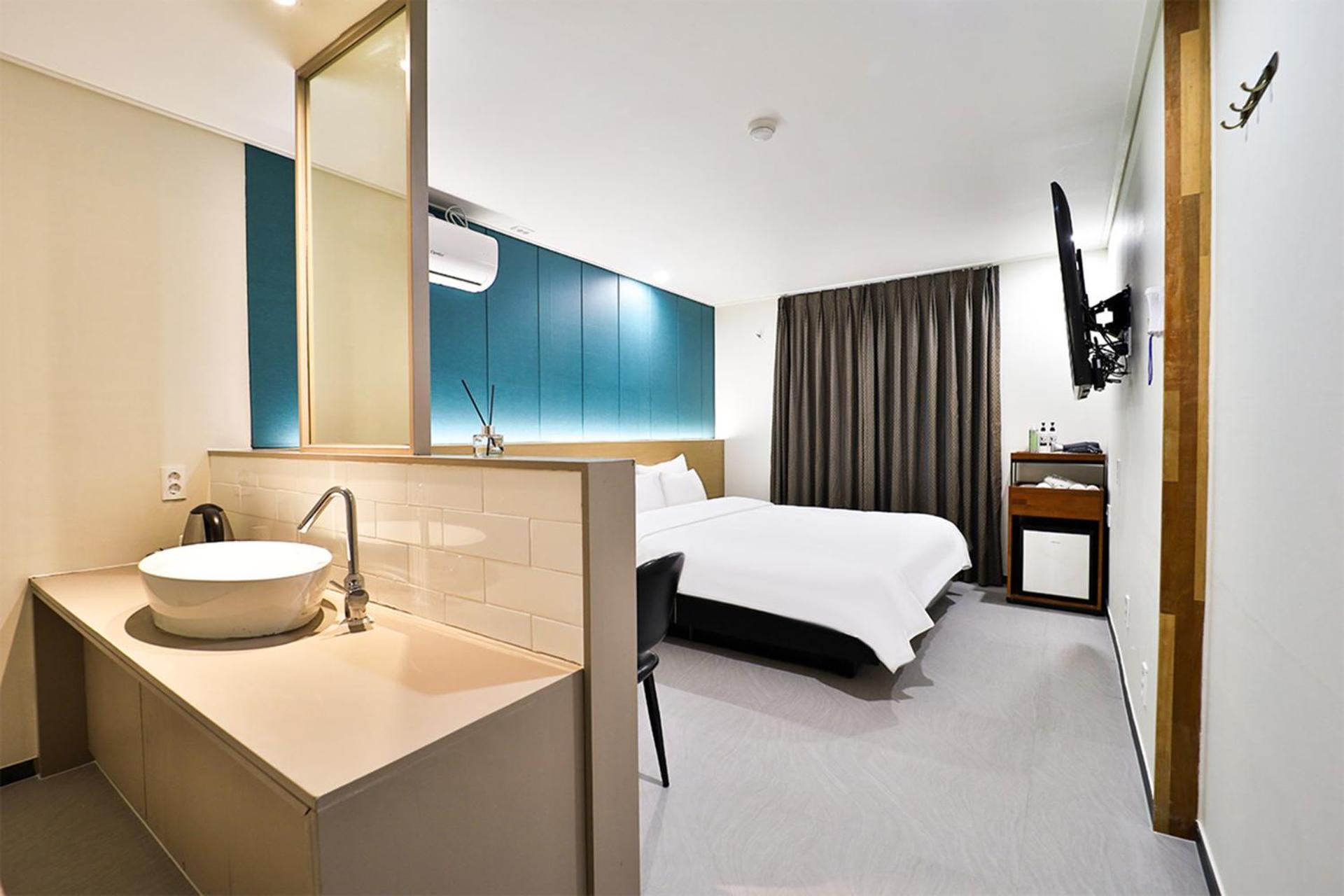 Calm Rest Hotel Busan Sasang Extérieur photo