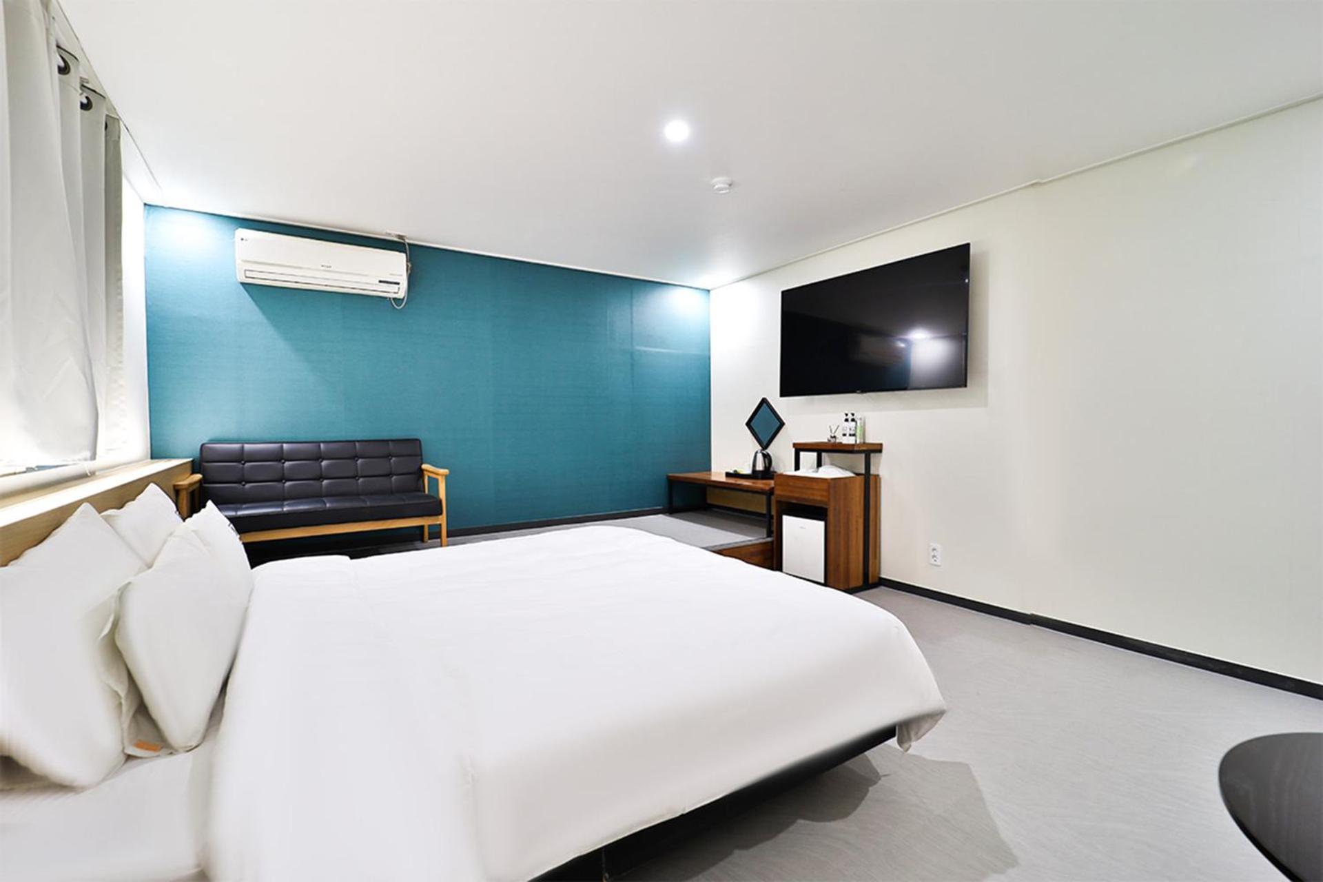 Calm Rest Hotel Busan Sasang Extérieur photo