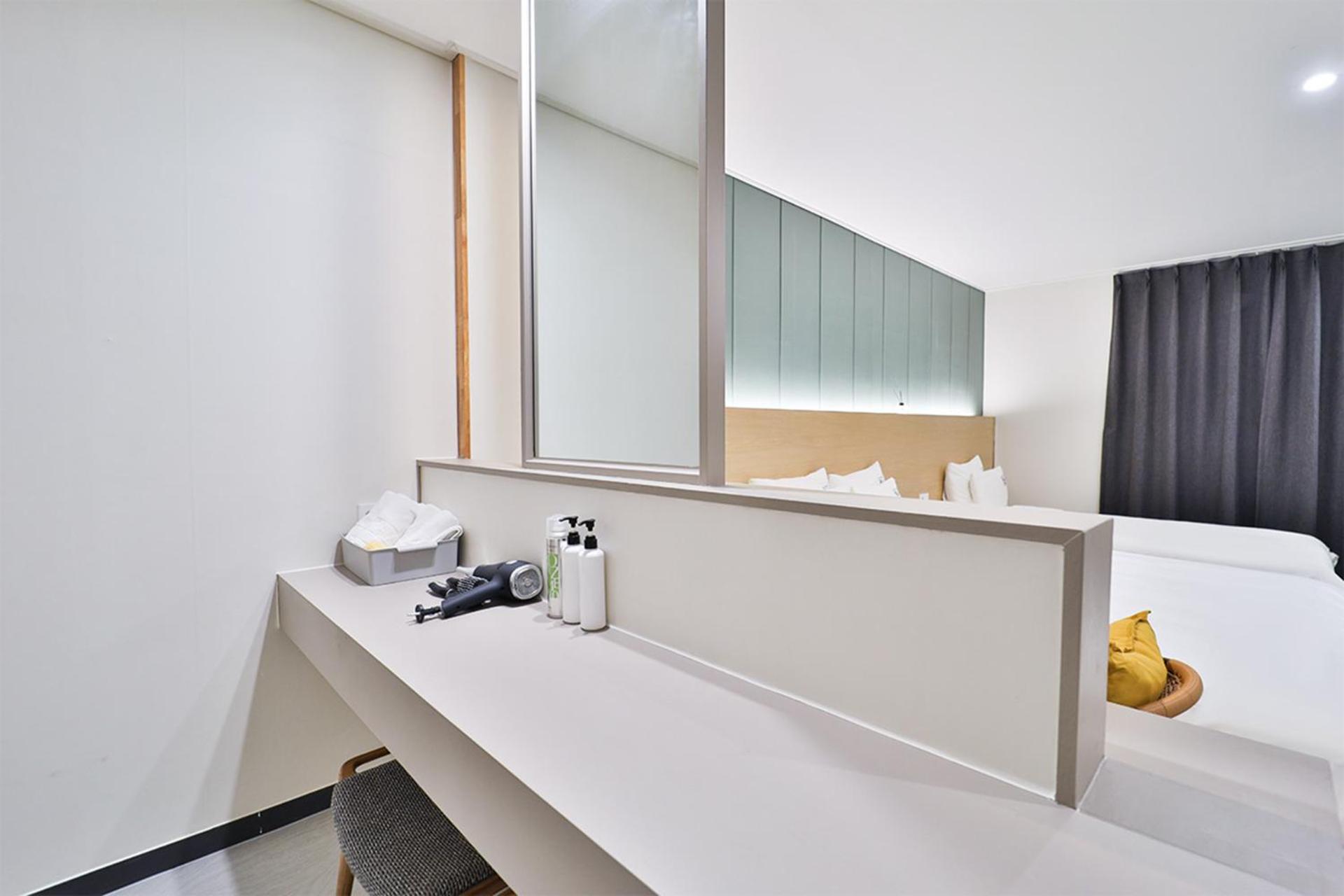 Calm Rest Hotel Busan Sasang Extérieur photo
