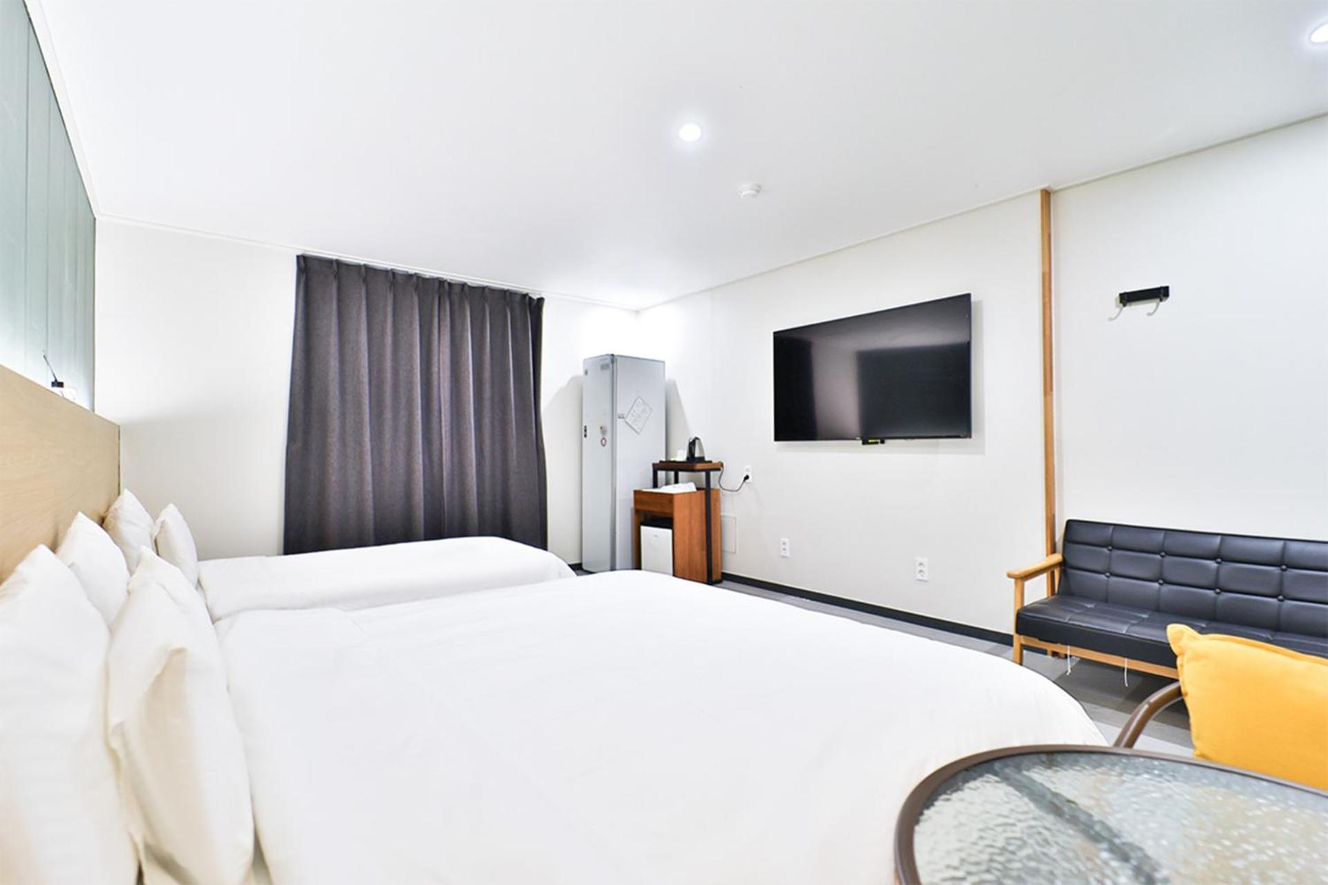 Calm Rest Hotel Busan Sasang Extérieur photo