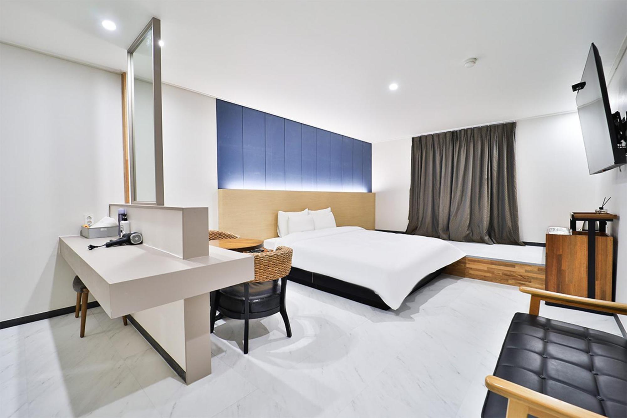 Calm Rest Hotel Busan Sasang Extérieur photo