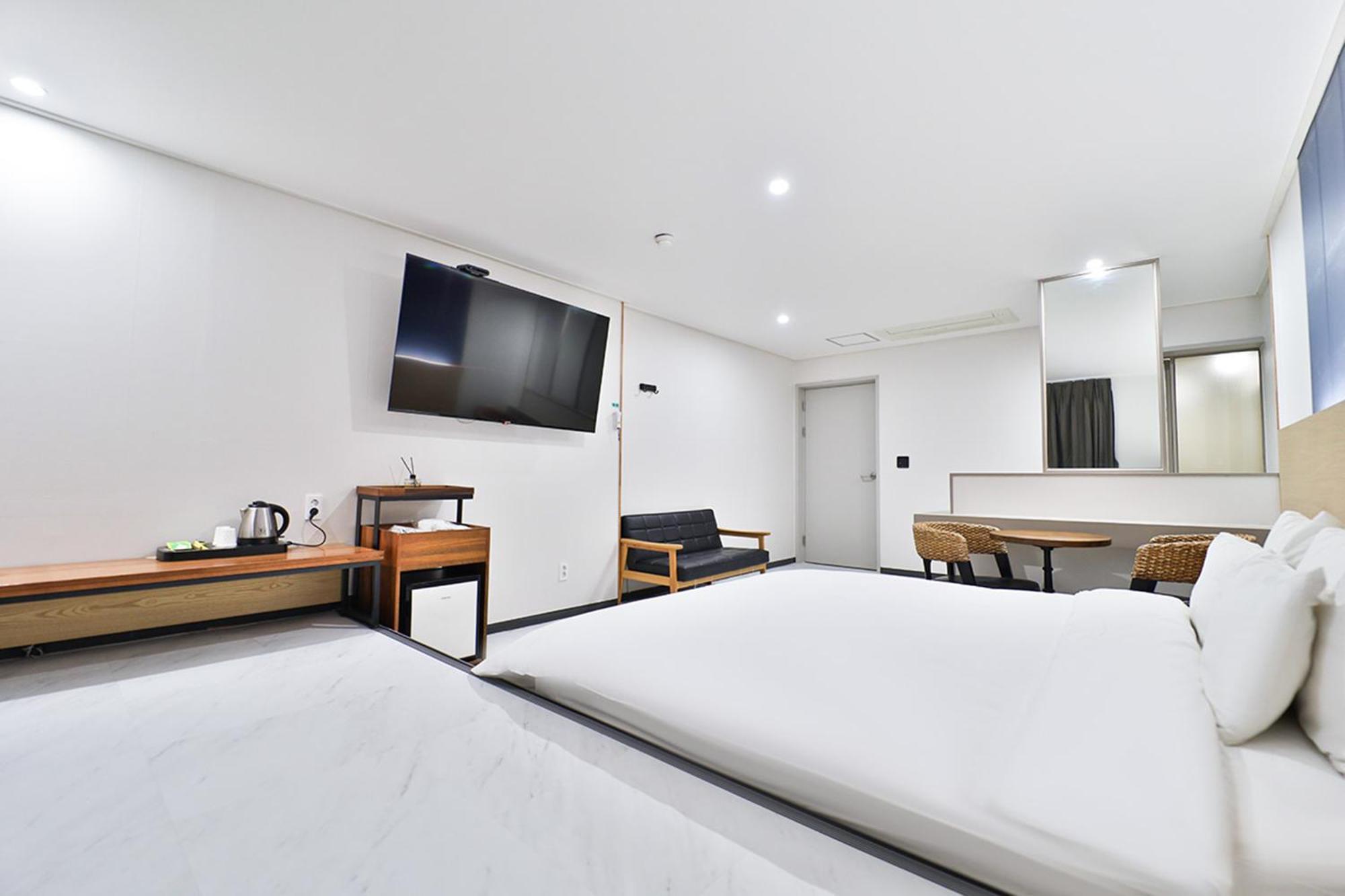 Calm Rest Hotel Busan Sasang Extérieur photo